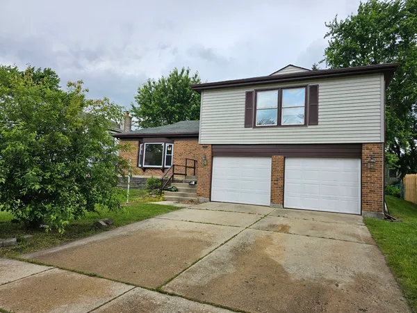 $3,100 | 1016 Concord Drive, Bartlett, IL 60103