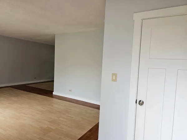 $3,100 | 1016 Concord Drive, Bartlett, IL 60103