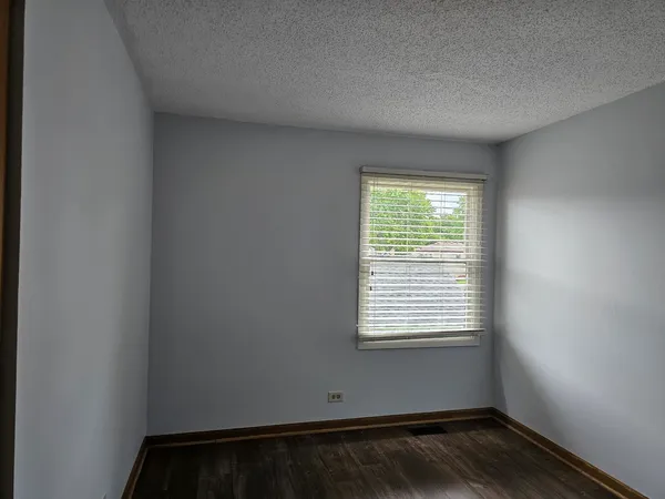 $3,100 | 1016 Concord Drive, Bartlett, IL 60103
