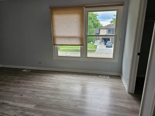 $3,100 | 1016 Concord Drive, Bartlett, IL 60103