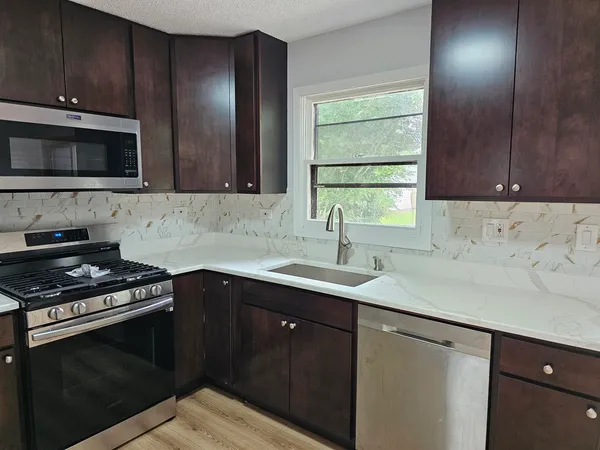$3,100 | 1016 Concord Drive, Bartlett, IL 60103