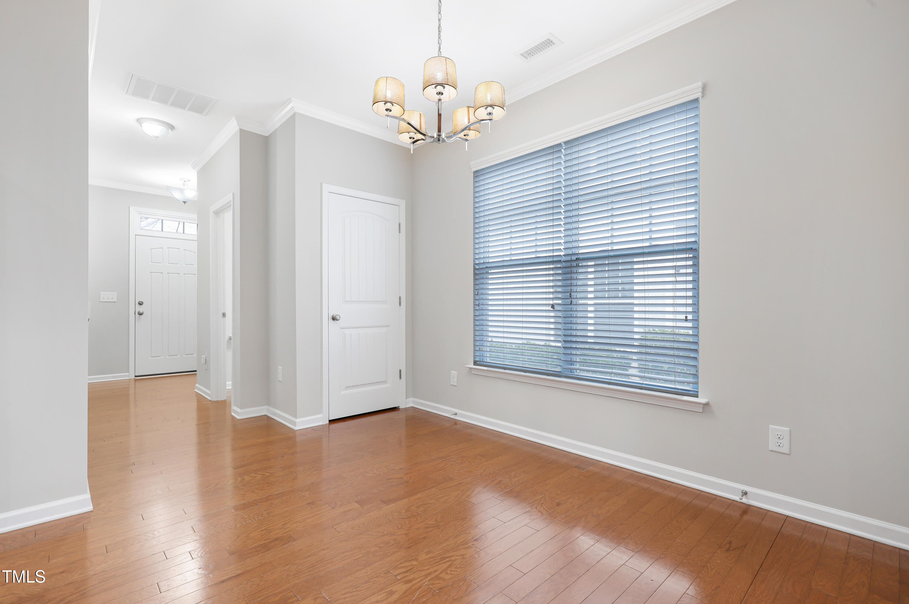 1256 Silver Beach Way Raleigh, NC 27606 - Photo 4 of 38 5