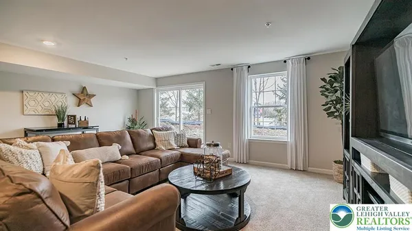 $2,995 | 1083 Meadowlark Drive, Fogelsville, PA 18051