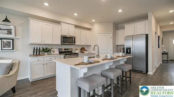 $2,995 | 1083 Meadowlark Drive, Fogelsville, PA 18051