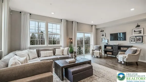 $2,995 | 1083 Meadowlark Drive, Fogelsville, PA 18051