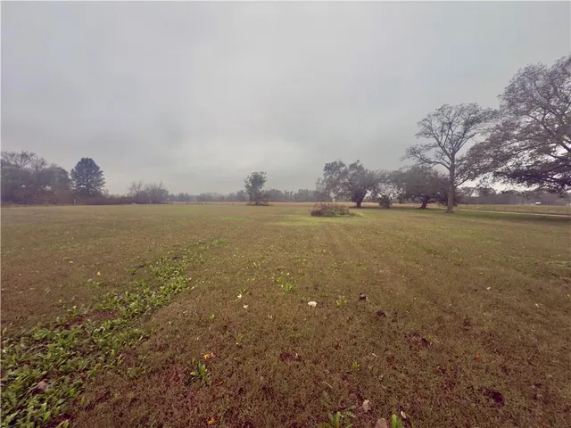 $240,000 | 16020 South 1200th Road, Nevada, MO 64772