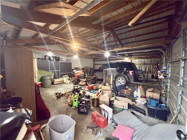 $240,000 | 16020 South 1200th Road, Nevada, MO 64772