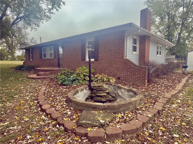 $240,000 | 16020 South 1200th Road, Nevada, MO 64772