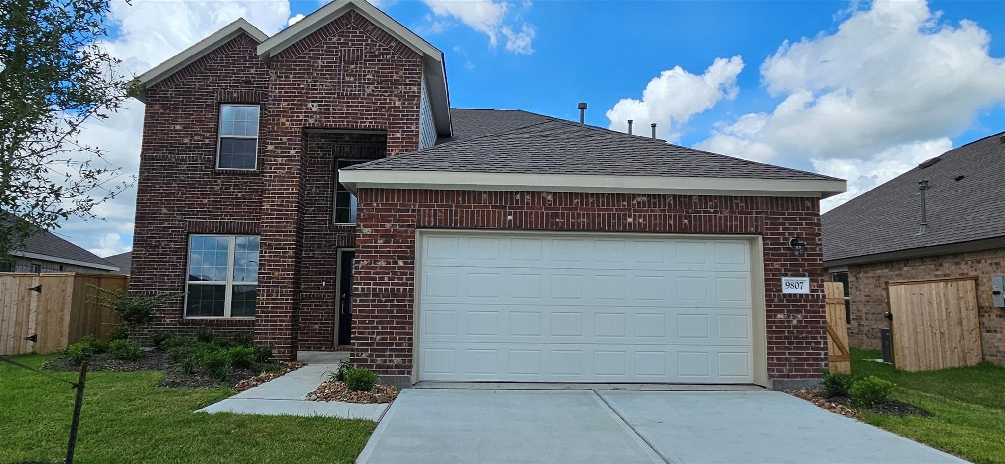 9807 Keystone Meadows Baytown, TX 77521 - Photo 2 of 44