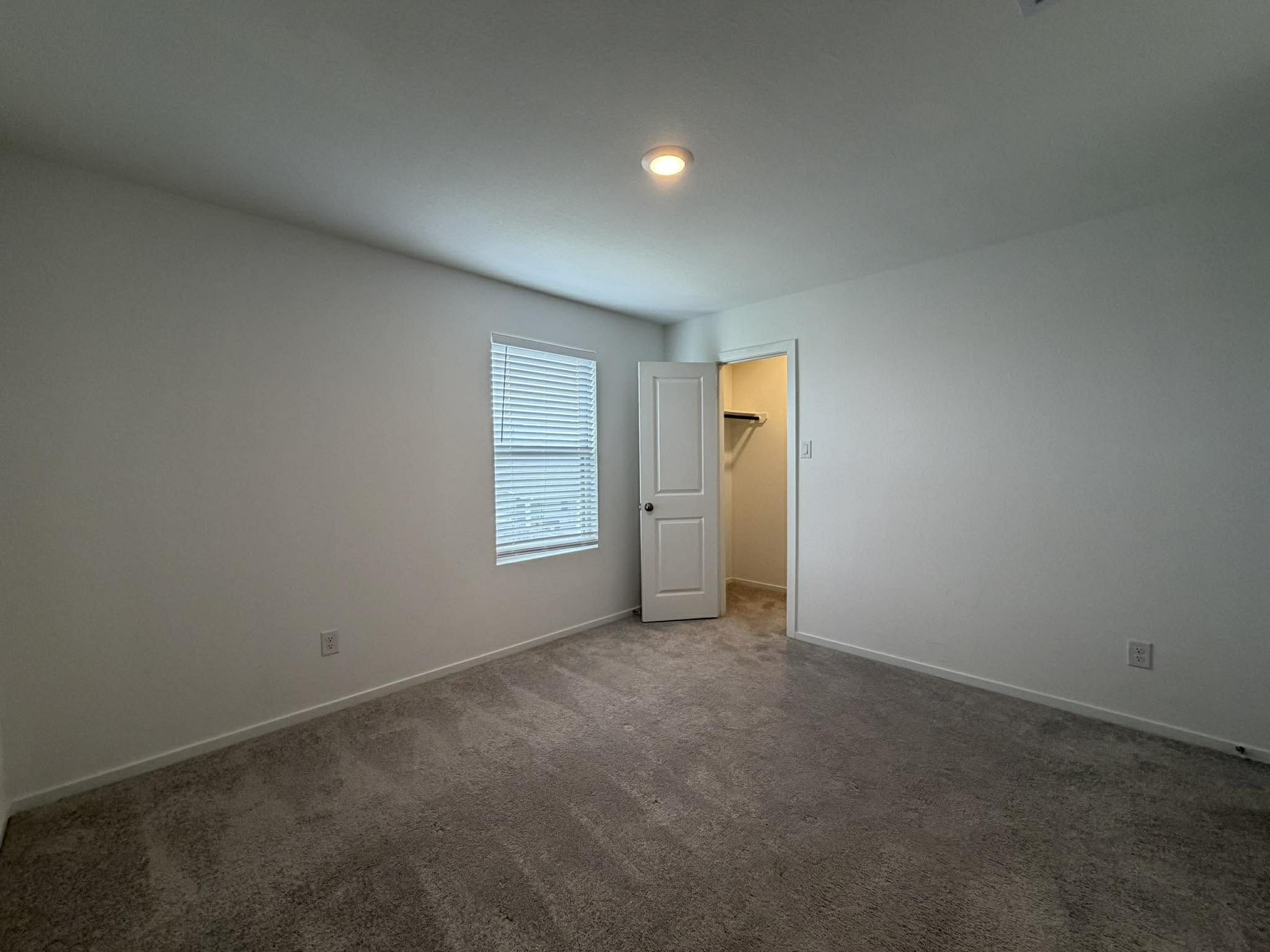 9807 Keystone Meadows Baytown, TX 77521 - Photo 31 of 44 3rd Bedroom Upstairs next to the 2nd Bathroom