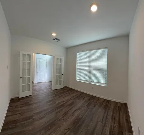 $2,750 | 9807 Keystone Meadows, Baytown, TX 77521