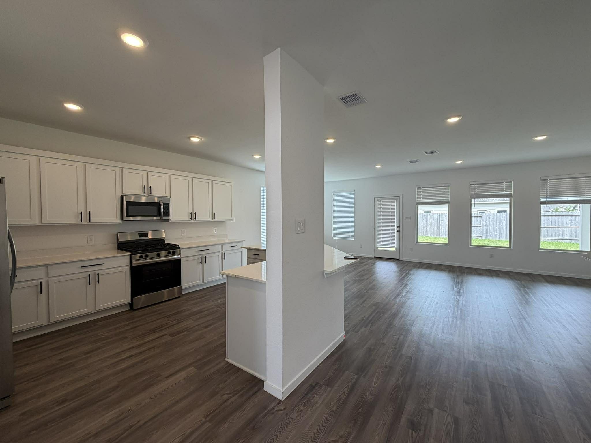 9807 Keystone Meadows Baytown, TX 77521 - Photo 10 of 44