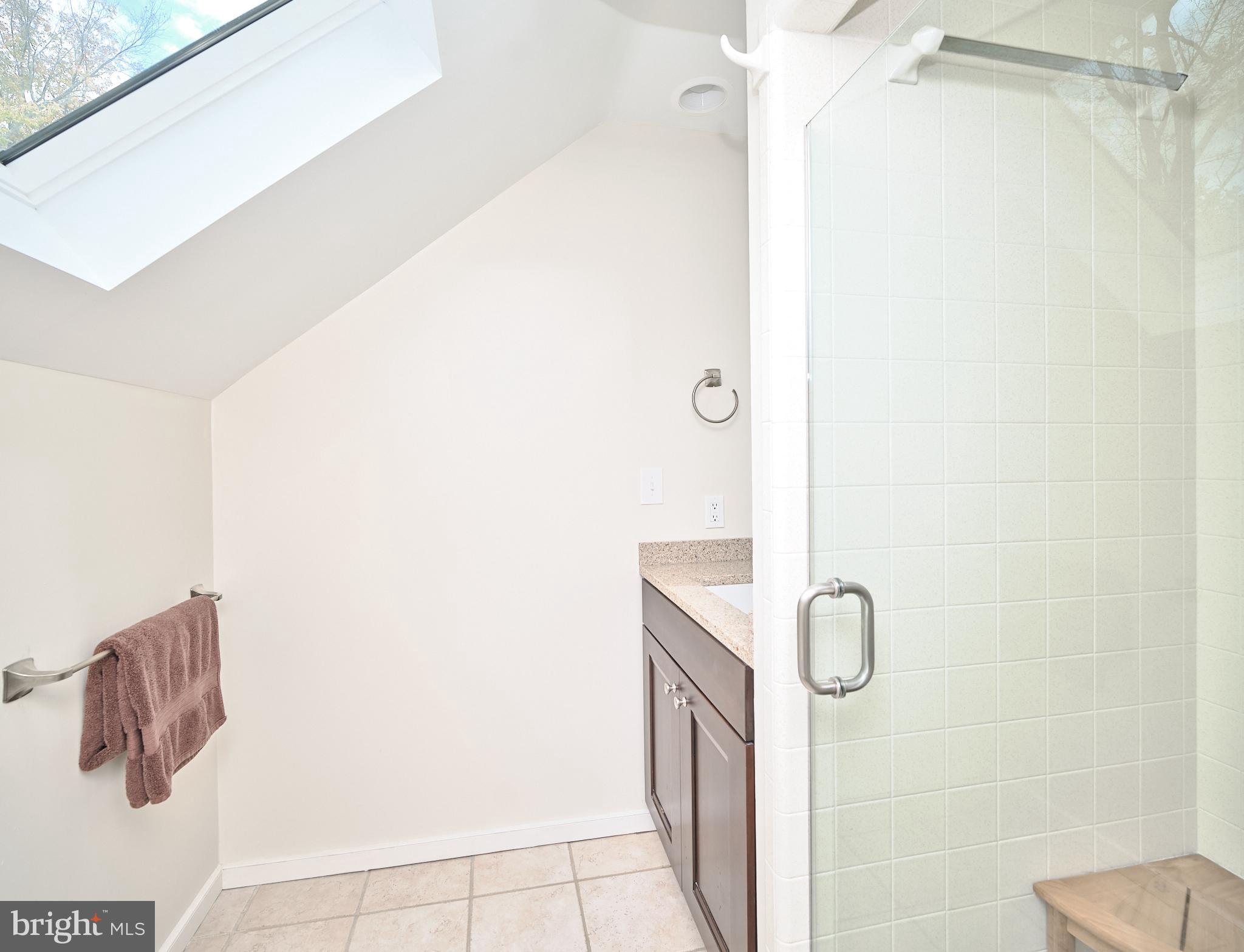 3515 Windy Bush Road New Hope, PA 18938 - Photo 21 of 41 Upper Level 2nd Bedroom Bath