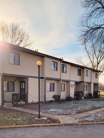 $883 | 524 North Grant Street, Unit 11, Blue Earth, MN 56013