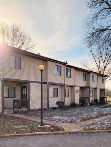$1,034 | 524 North Grant Street, Unit 11, Blue Earth, MN 56013