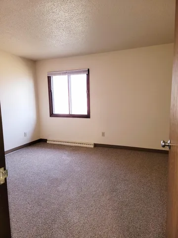 $1,034 | 524 North Grant Street, Unit 11, Blue Earth, MN 56013
