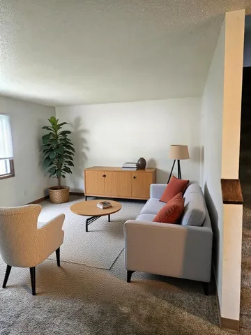 $1,034 | 524 North Grant Street, Unit 11, Blue Earth, MN 56013