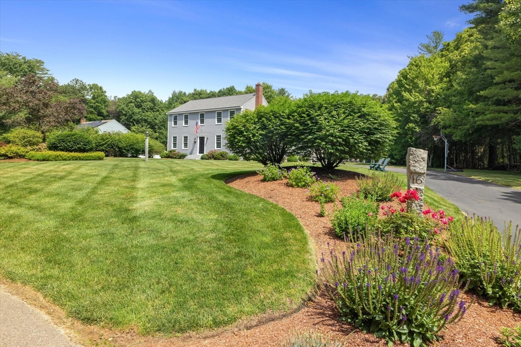 16 King Philip Path Mendon, MA 01756 - Photo 2 of 42
