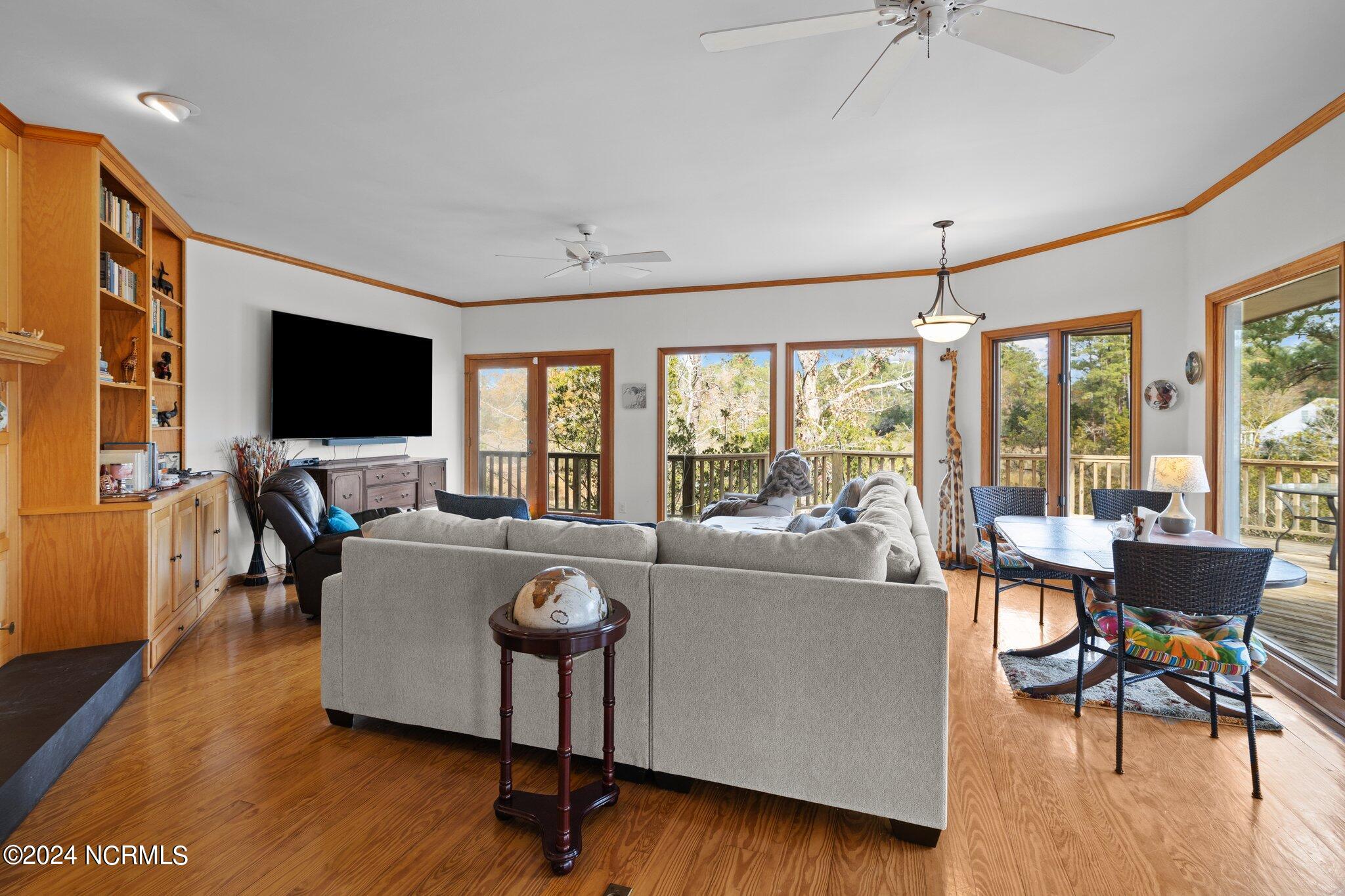 508 Audubon Oriental, NC 28571 - Photo 49 of 61 Expansive Living Room