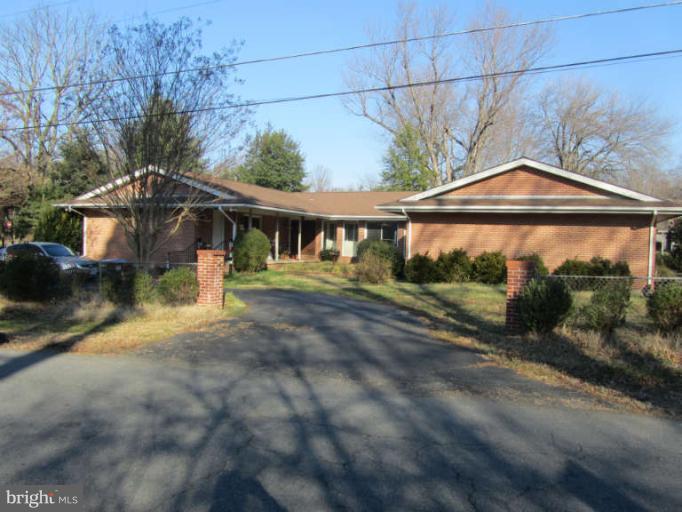 2159 Chain Bridge Road Vienna, VA 22182 - Photo 2 of 20 Exterior (Front)