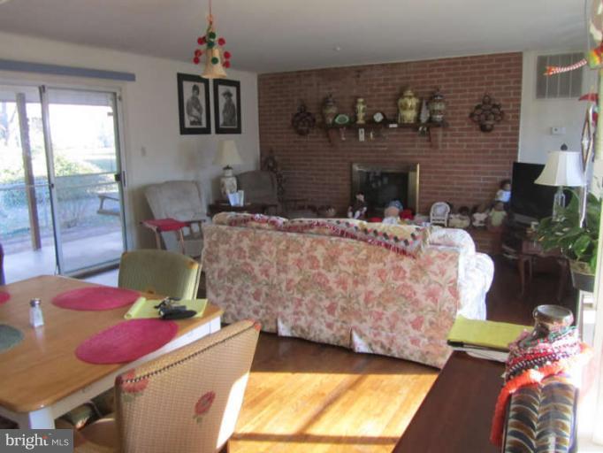 2159 Chain Bridge Road Vienna, VA 22182 - Photo 11 of 20 Family Room