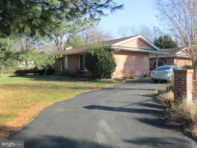 2159 Chain Bridge Road Vienna, VA 22182 - Photo 3 of 20 Exterior (General)