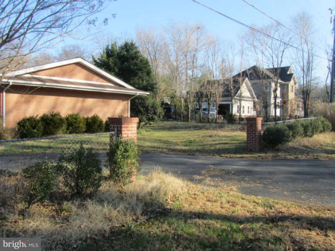 2159 Chain Bridge Road Vienna, VA 22182 - Photo 7 of 20 Exterior (General)