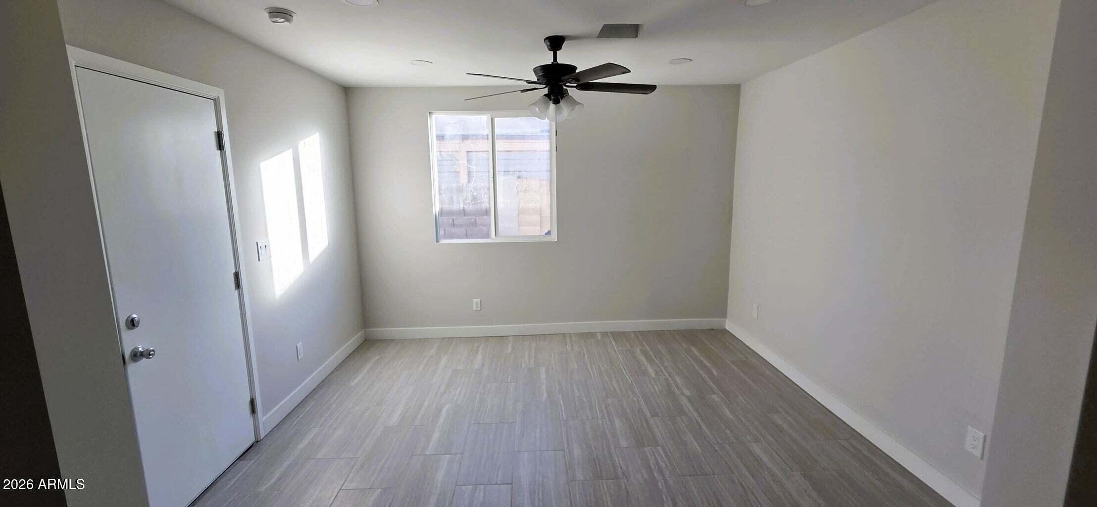 5721 West Cheery Lynn Road Phoenix, AZ 85031 - Photo 9 of 20 9