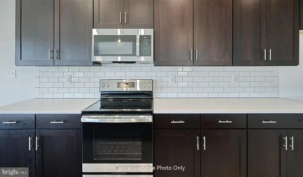 $392,500 | 7843 Oakbrook Drive, Harrisburg, PA 17112