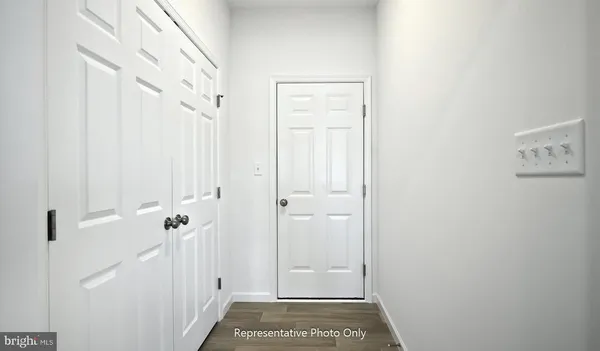 $392,500 | 7843 Oakbrook Drive, Harrisburg, PA 17112