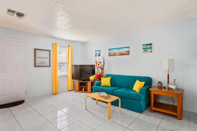 $94,500 | 6101 Elmhurst Drive, Unit 5B, New Port Richey, FL 34653