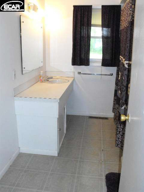 1297 West Vienna Road Clio, MI 48420 - Photo 10 of 27 20438474-9.JPG