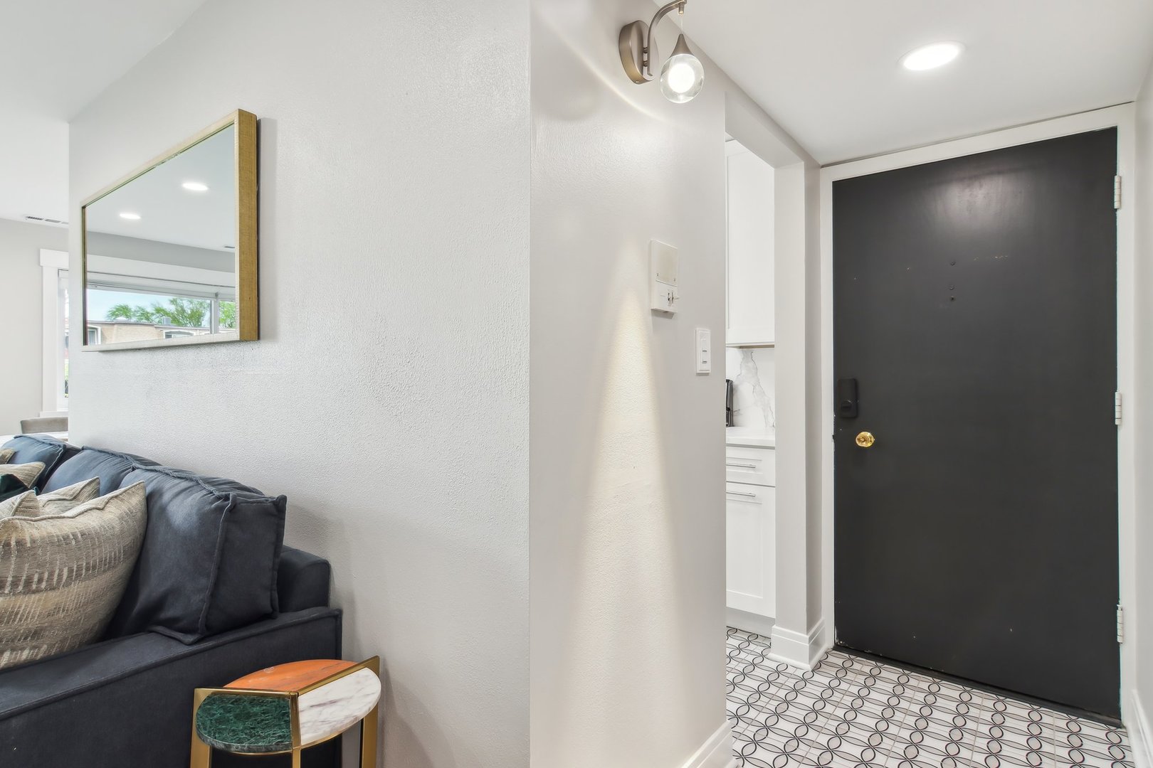 5704 West 128th Street, Unit 1C Crestwood, IL 60418 - Photo 13 of 29 a living room with furniture and a window