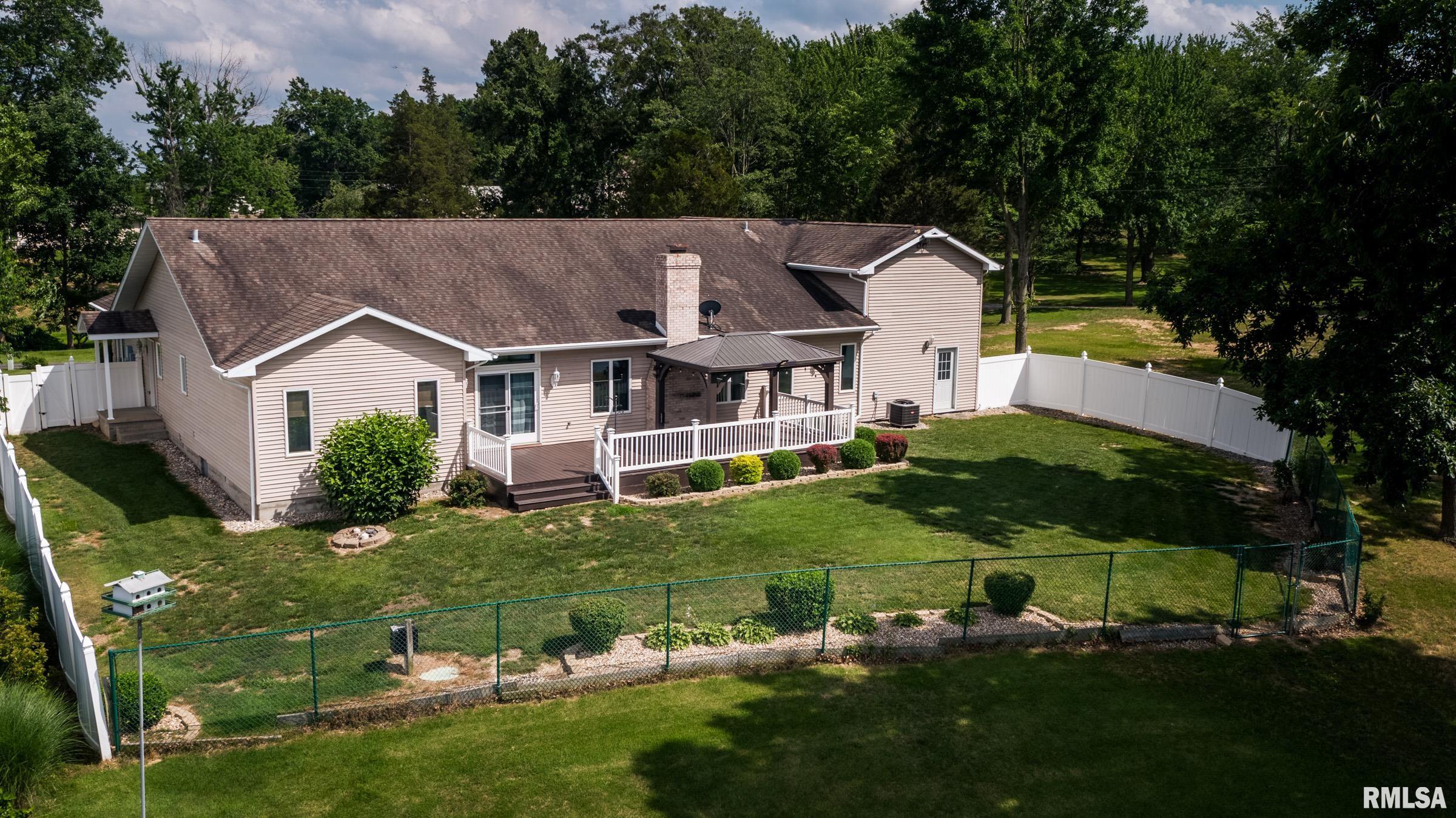 1535 Howard Road Marion, IL 62959 - Photo 2 of 44