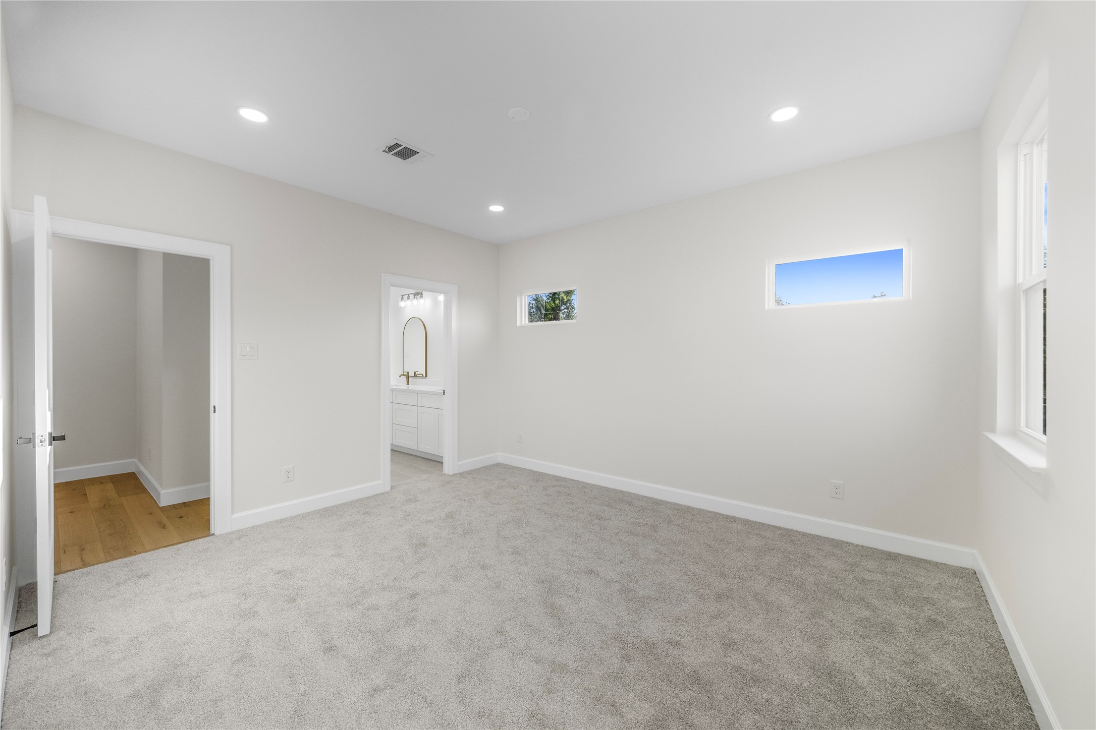 8646 Alcott Drive Houston, TX 77080 - Photo 31 of 44 a view of an empty room