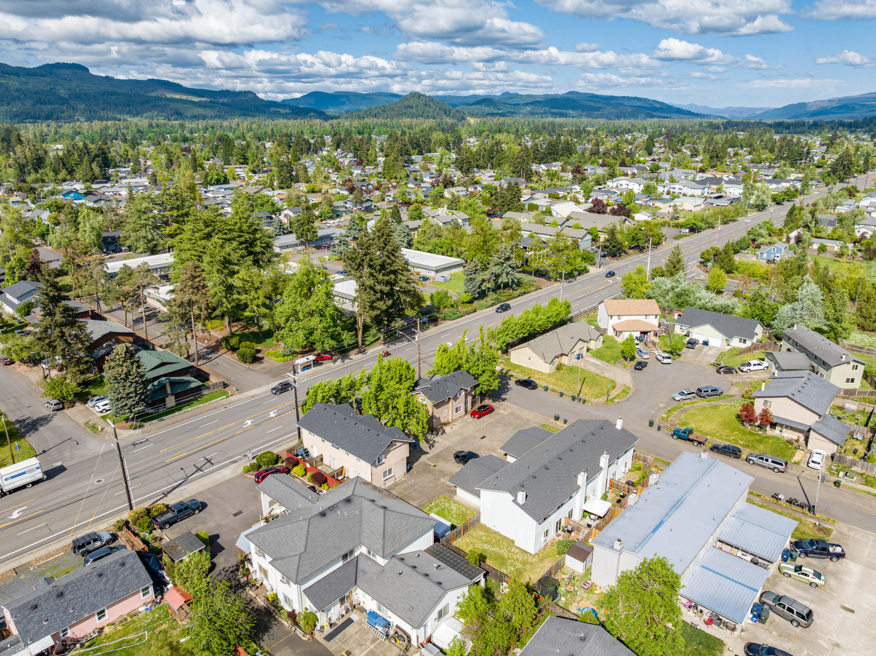 124 South 63rd Street Springfield, OR 97478 - Photo 4 of 35 124-4