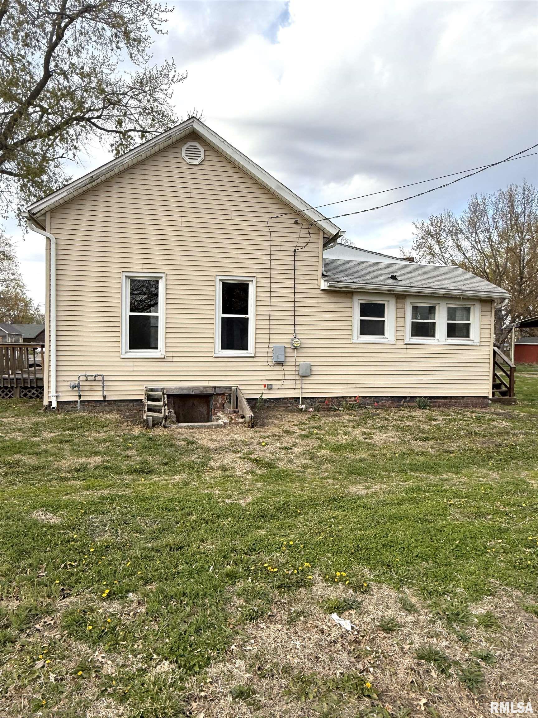 5 North 8th Avenue Canton, IL 61520 - Photo 2 of 9