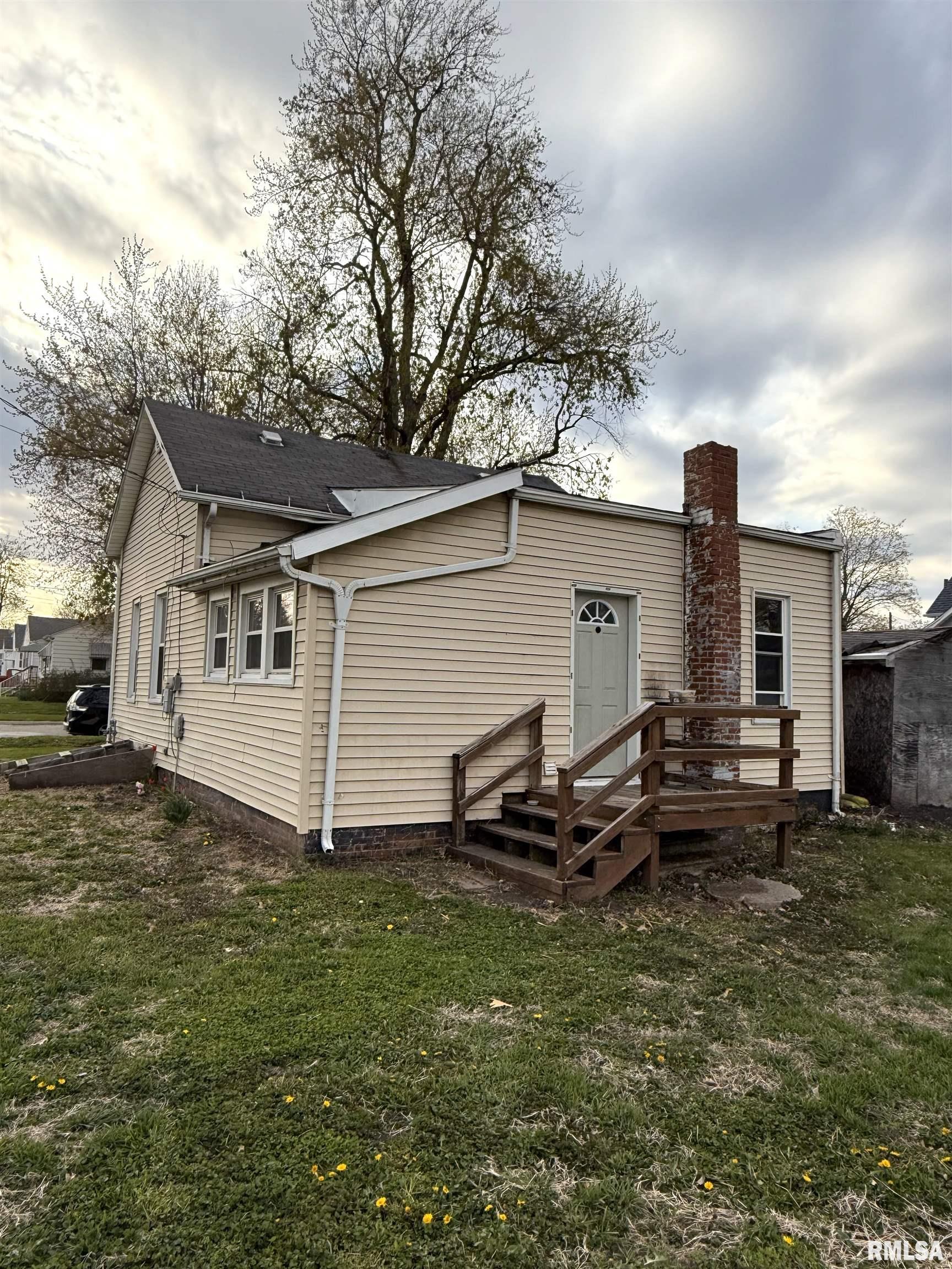 5 North 8th Avenue Canton, IL 61520 - Photo 3 of 9