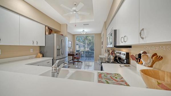 9601 Castle Point Drive, Unit 815 Sarasota, FL 34238 - Photo 10 of 65