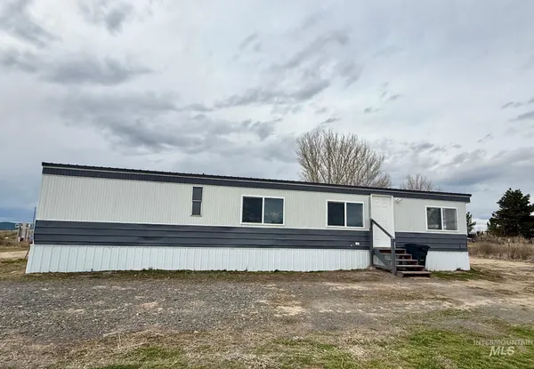 $245,000 | 2910 South 1300th Street East, Hagerman, ID 83332