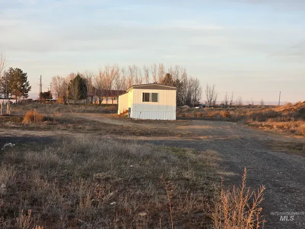 $245,000 | 2910 South 1300th Street East, Hagerman, ID 83332