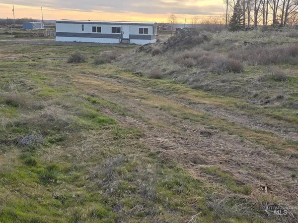 $245,000 | 2910 South 1300th Street East, Hagerman, ID 83332
