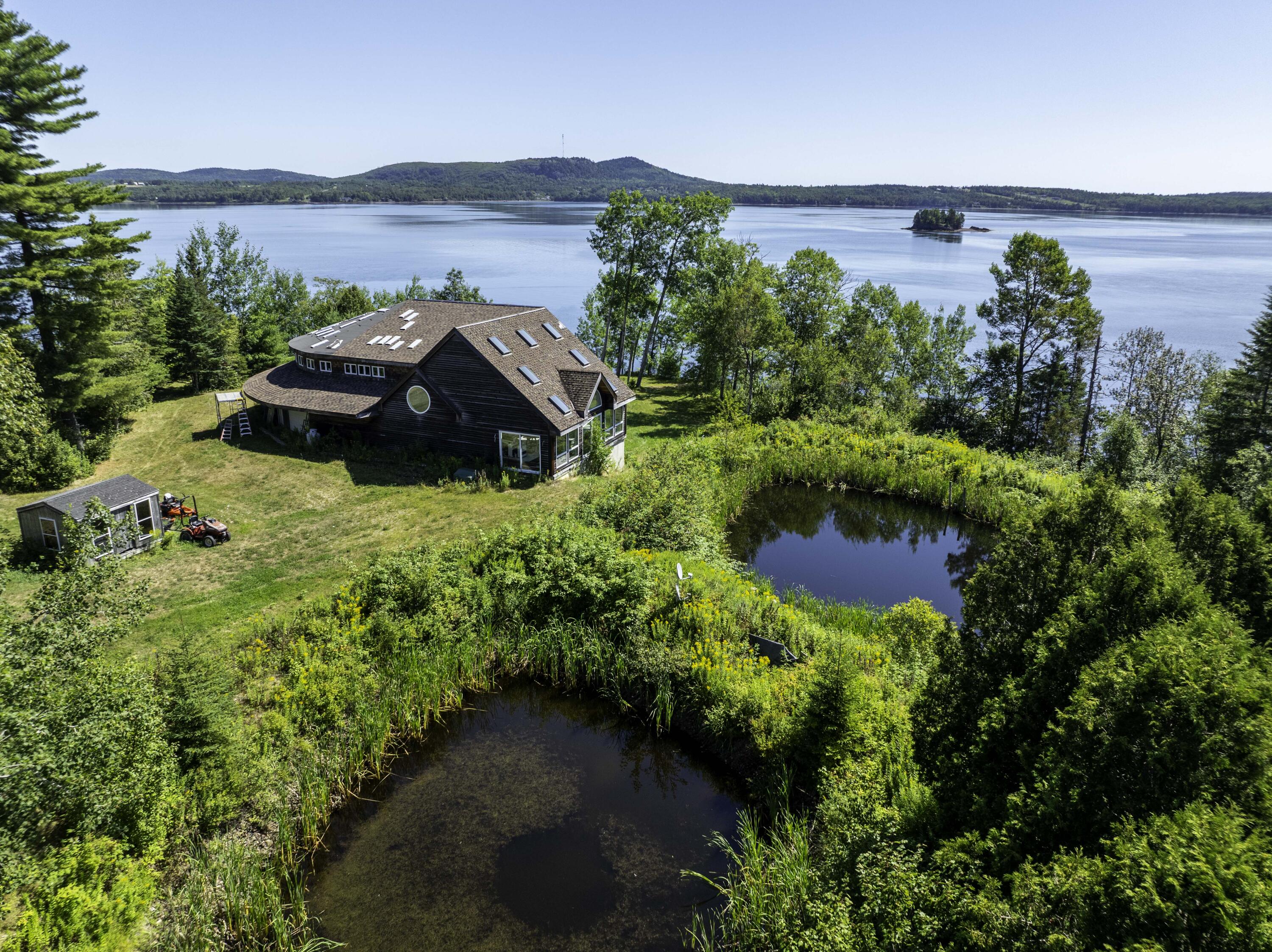 27 U.S. Rte 1 Robbinston, ME 04671 - Photo 3 of 68 27 U.S. Rte 1 Calais (37 of 37)