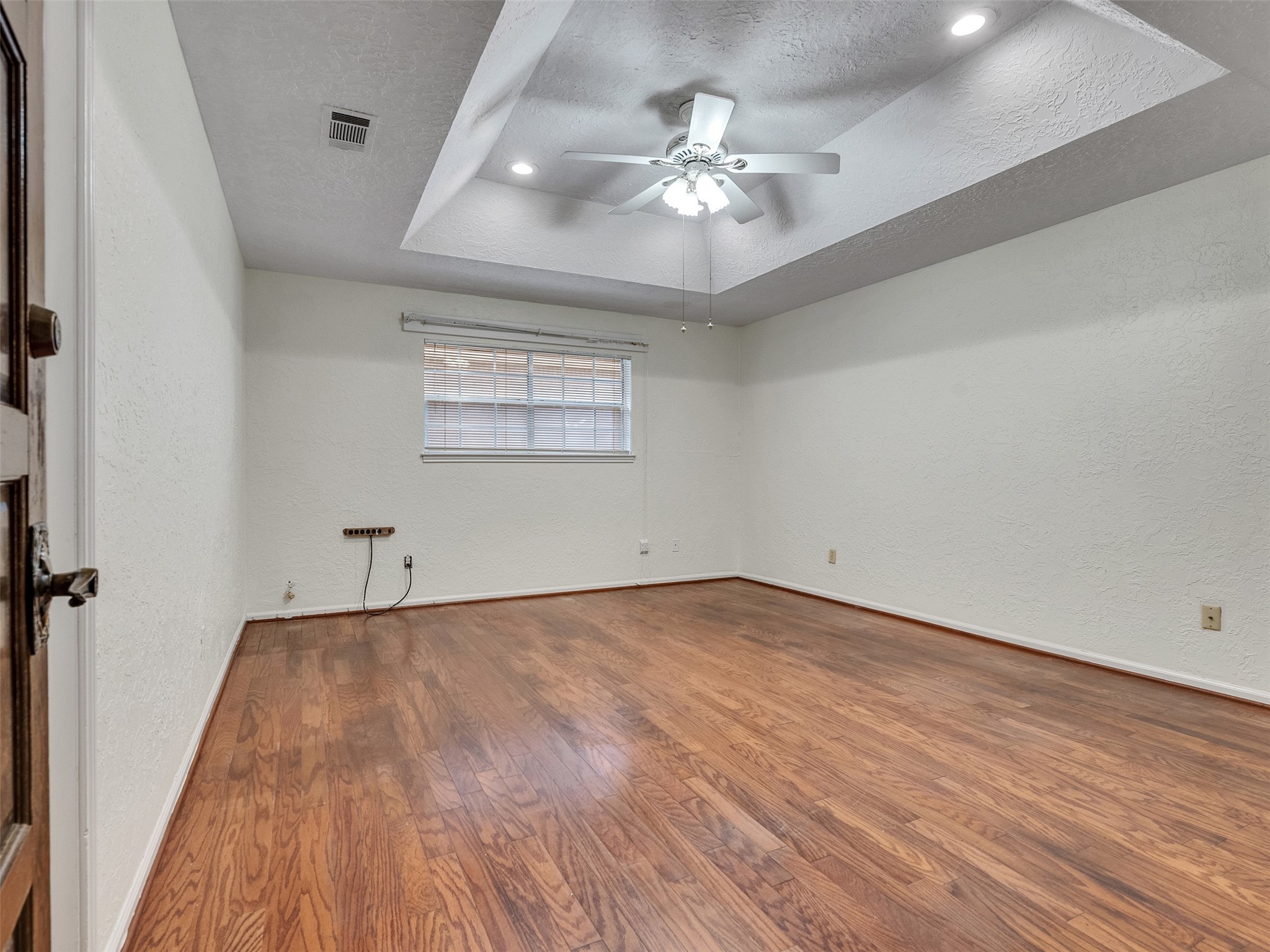 8 Shadowood Street Conroe, TX 77304 - Photo 16 of 37