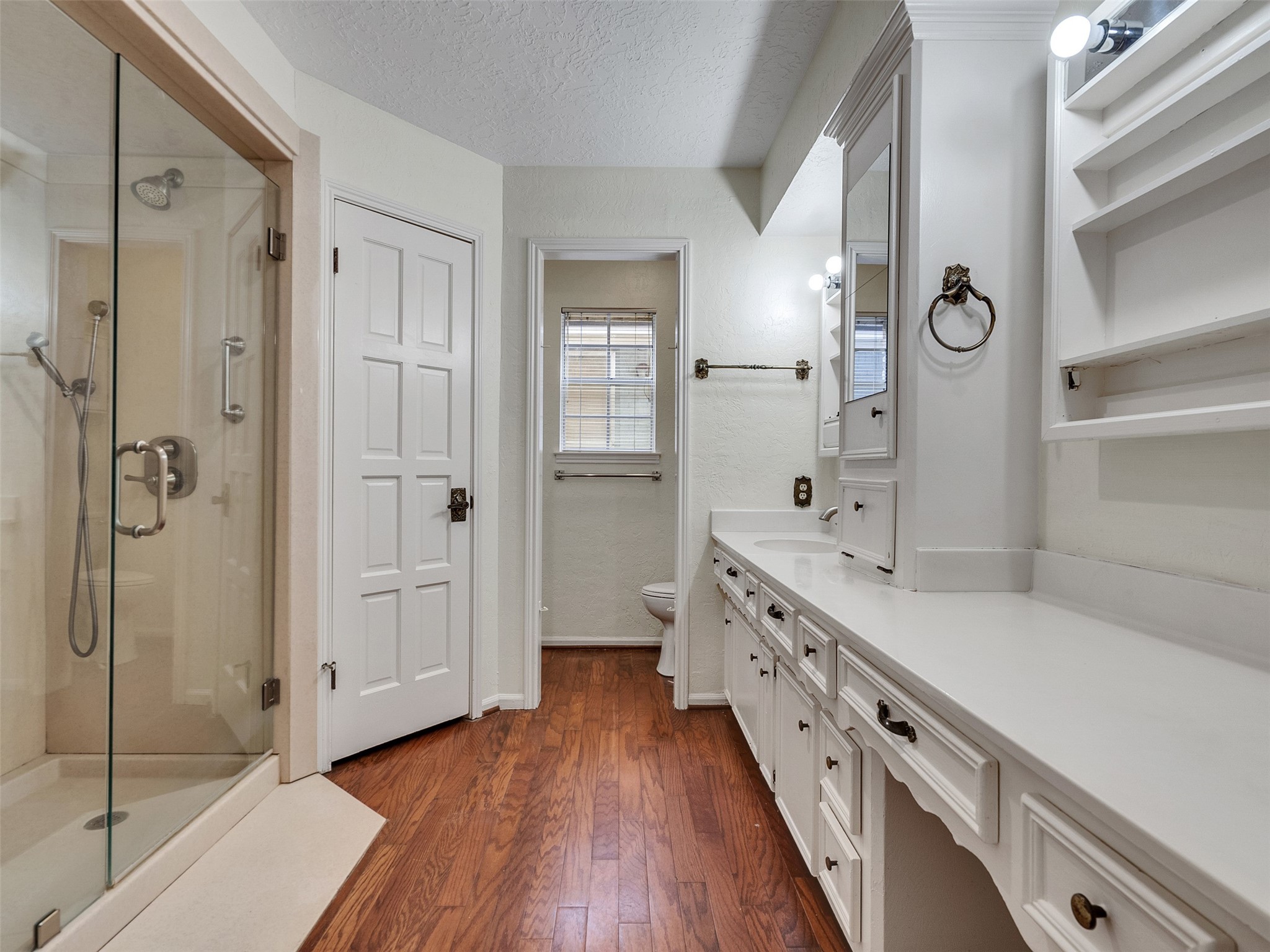 8 Shadowood Street Conroe, TX 77304 - Photo 18 of 37