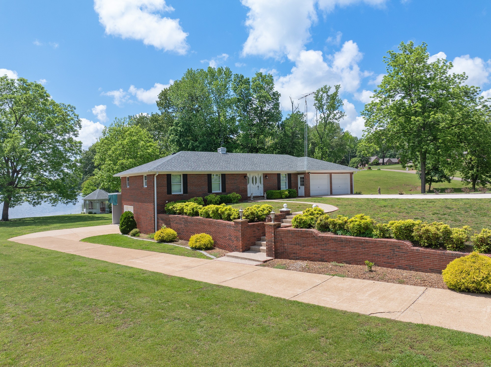 309 Asbury Road Camden, TN 38320 - Photo 2 of 46 Gallery Image 2