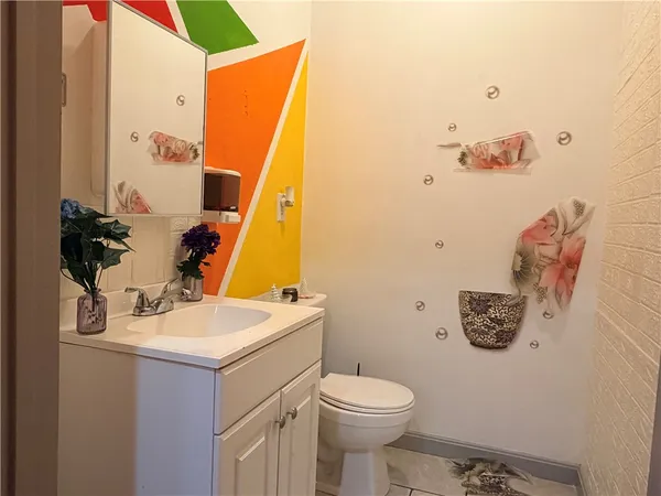 $1,600 | 962 Atwells Avenue, Unit B, Providence, RI 02909