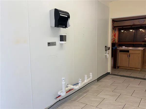 $1,600 | 962 Atwells Avenue, Unit B, Providence, RI 02909