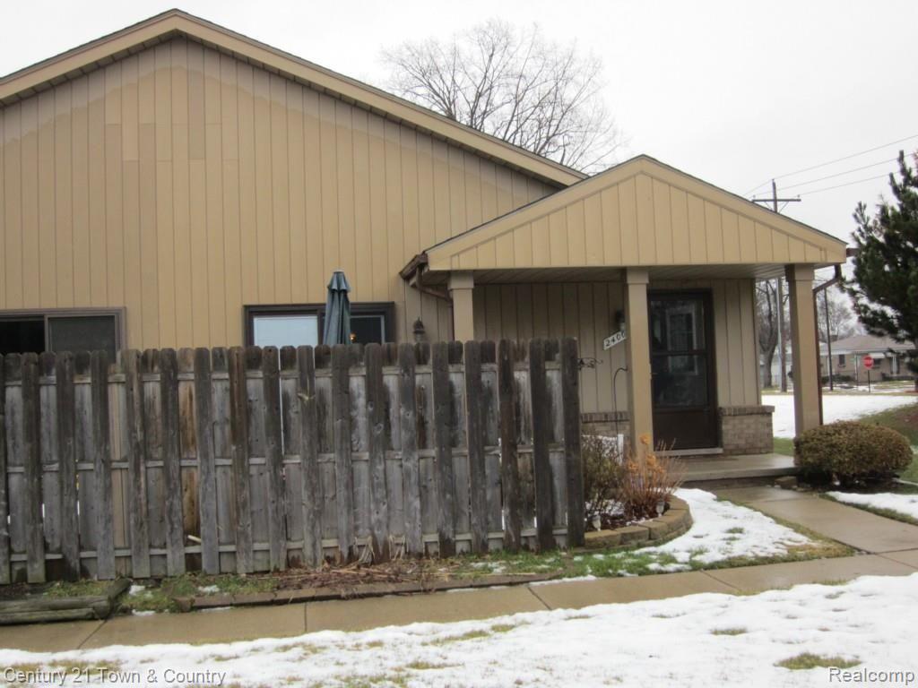 24004 Greenhill Road Warren, MI 48091 - Photo 2 of 11 GREENHILL 015.jpg