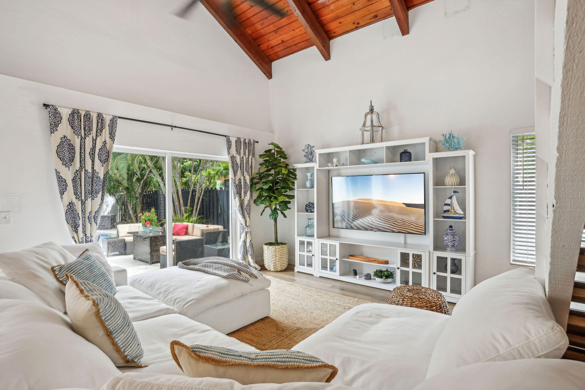 2541 Southridge Road Delray Beach, FL 33444 - Photo 20 of 62 6-web-or-mls-0E2A4935
